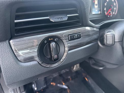 Certified 2022 Volkswagen Passat 2.0T R-Line image 21