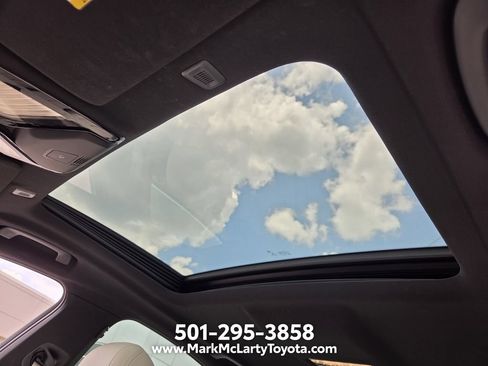 Used 2021 BMW 540i w/ Convenience Package RWD image 17