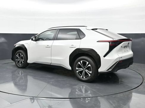 Used 2024 Toyota bZ4X AWD w/ Weather Package image 7