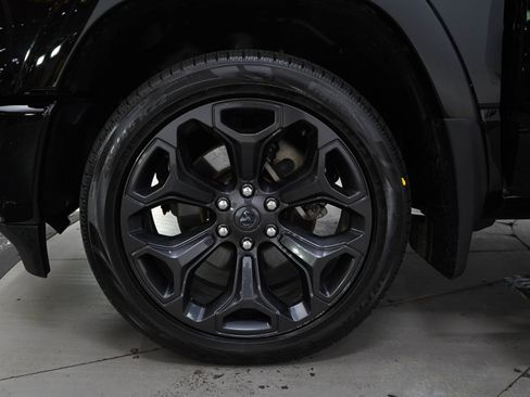 Used 2020 RAM 1500 Limited w/ Black Appearance Package AWD/4WD image 32