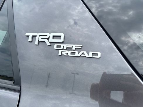 Used 2017 Toyota 4Runner TRD Off-Road Premium AWD/4WD image 30