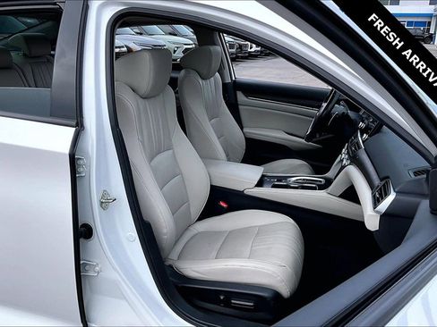 Used 2020 Honda Accord Touring image 28