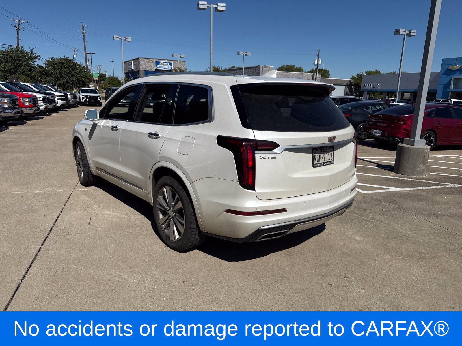 Used 2020 Cadillac XT6 Premium Luxury FWD image 2