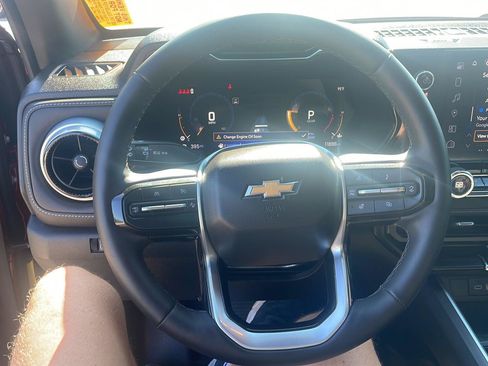 Used 2024 Chevrolet Colorado LT w/ LT Convenience Package III RWD image 10