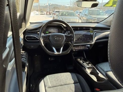 Used 2022 Chevrolet Bolt EUV Premier image 18