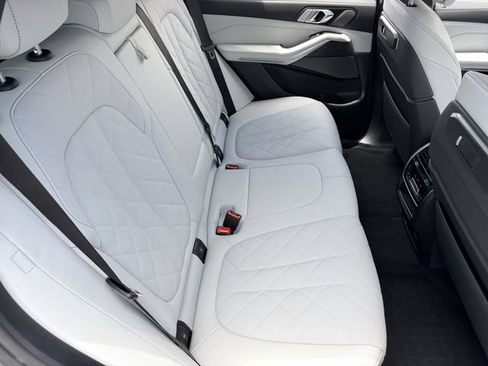Used 2026 BMW X5 xDrive40i w/ M Sport Package AWD/4WD image 15