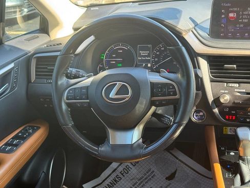 Used 2022 Lexus RX 450h AWD w/ Luxury Package image 17