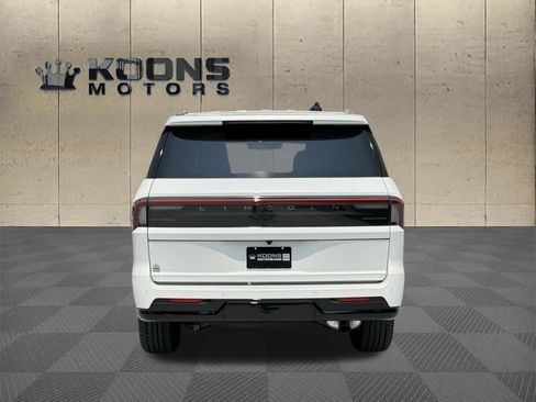 New 2027 Lincoln Navigator Premiere AWD/4WD image 4