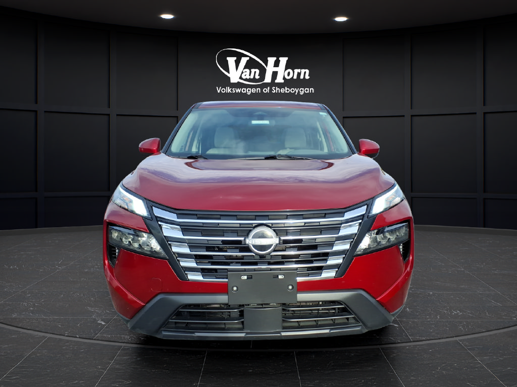 Used 2025 Nissan Rogue SV AWD/4WD image 2
