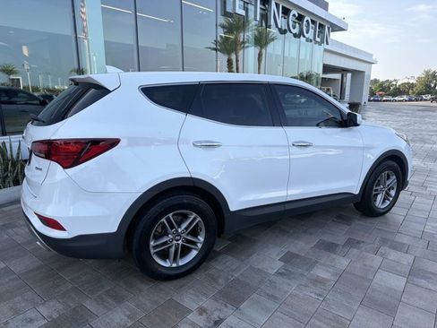Used 2017 Hyundai Santa Fe Sport FWD image 2
