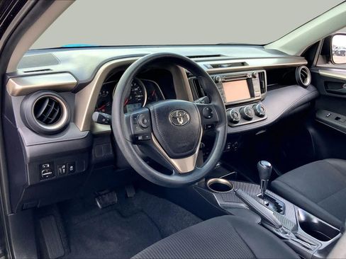 Used 2014 Toyota RAV4 LE FWD image 17