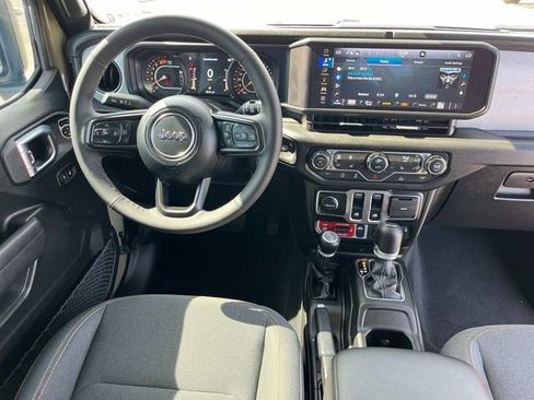 Used 2026 Jeep Wrangler Sport AWD/4WD image 17