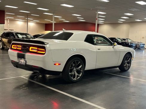 Used 2016 Dodge Challenger SXT Plus image 7