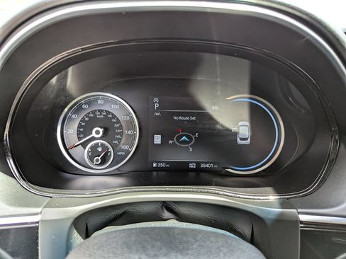 Used 2023 Genesis GV70 2.5T AWD/4WD image 18