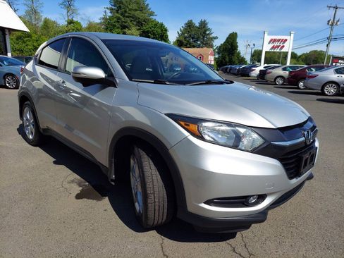 Used 2016 Honda HR-V EX image 3