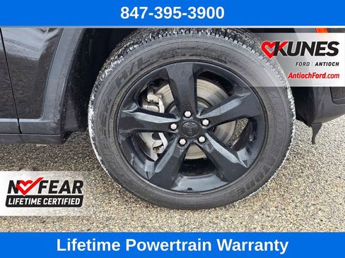 Used 2024 Jeep Grand Cherokee L Altitude image 9