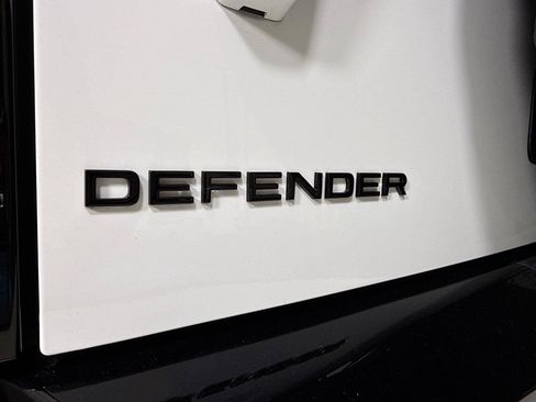Used 2026 Land Rover Defender 110 X-Dynamic SE AWD/4WD image 32