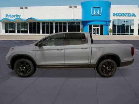 Used 2026 Honda Ridgeline Black Edition image 2