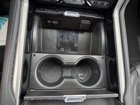 Used 2024 GMC Yukon XL Denali image 31