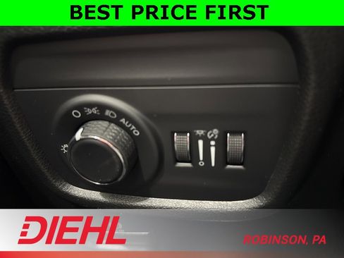 New 2025 Jeep Grand Cherokee Laredo w/ Luxury Tech Group I image 23