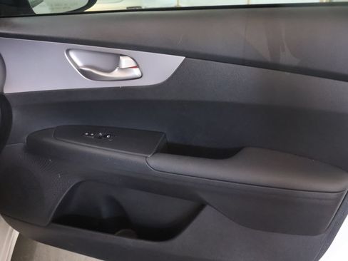 Used 2024 Kia Forte LXS w/ LXS Technology Package FWD image 11