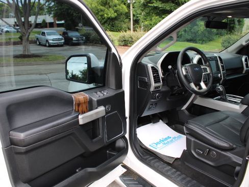 Used 2018 Ford F150 Lariat w/ Equipment Group 501A Mid AWD/4WD image 3