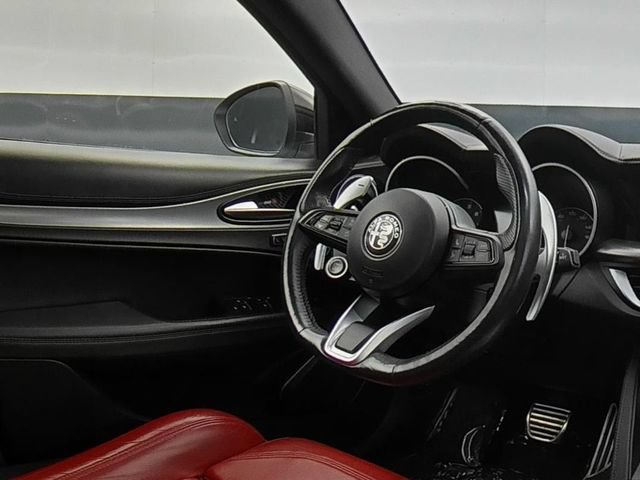 Used 2022 Alfa Romeo Stelvio Veloce AWD/4WD image 28