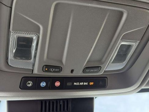 Used 2022 Chevrolet Silverado 1500 Custom image 28