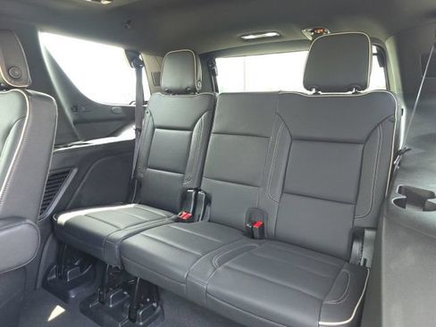 Used 2023 GMC Yukon SLT w/ SLT Premium Package AWD/4WD image 19