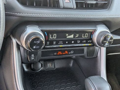 Used 2025 Toyota RAV4 XLE image 22