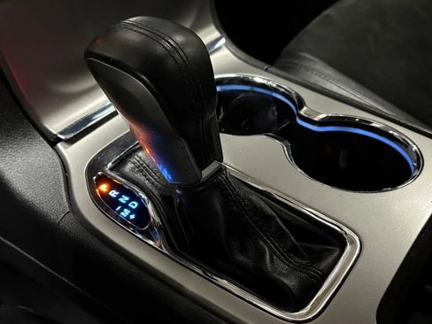 Used 2017 Jeep Grand Cherokee Altitude image 38