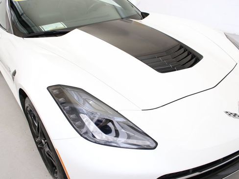 Used 2017 Chevrolet Corvette Stingray Coupe w/ Battery Protection Package RWD image 12