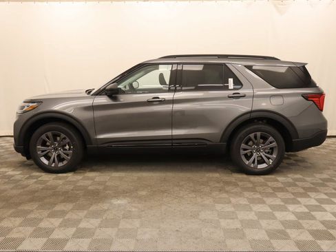 New 2026 Ford Explorer Active w/ Active Comfort Package AWD/4WD image 2