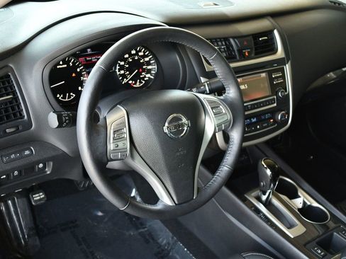 Used 2016 Nissan Altima 2.5 SL w/ Moonroof Package FWD image 41