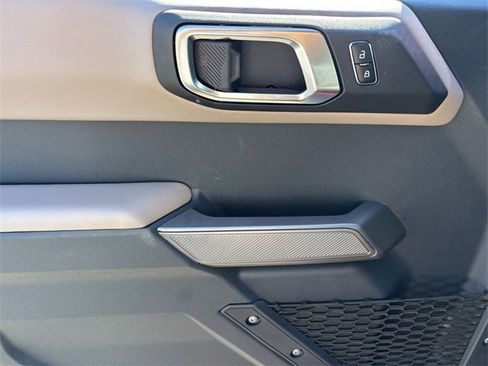 Used 2023 Ford Bronco Wildtrak image 22