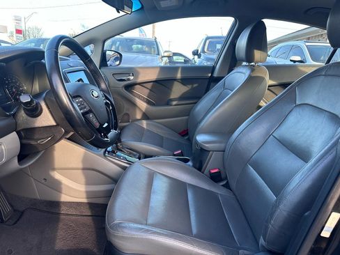 Used 2017 Kia Forte EX image 8