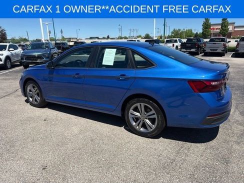 Used 2024 Volkswagen Jetta SE FWD image 8