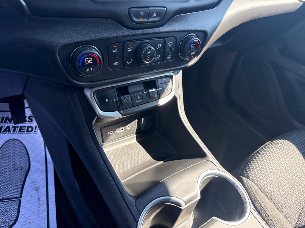Used 2022 GMC Terrain SLE w/ Driver Convenience Package FWD image 35