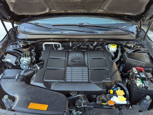 Used 2018 Subaru Outback 3.6R Touring w/ Popular Package #3 image 32