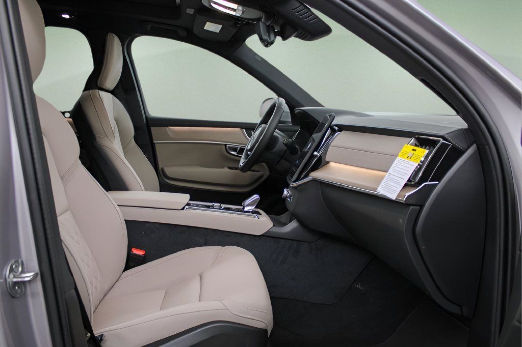 Certified 2026 Volvo XC90 B5 Plus w/ Protection Package Premier AWD/4WD image 22