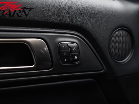 Used 2021 Ford Mustang Shelby GT500 w/ Technology Package RWD image 20