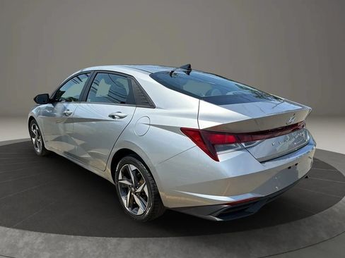 Used 2023 Hyundai Elantra SEL w/ Convenience Package FWD image 7