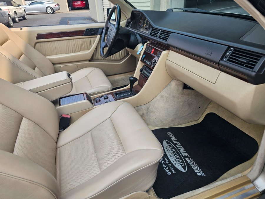 Used 1994 Mercedes-Benz E 320 Convertible image 9