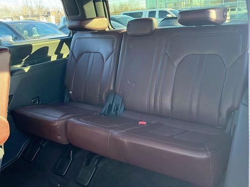 Used 2023 Ford Expedition Limited image 27