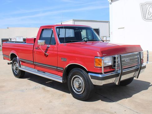 Used 1991 Ford F250 2WD Regular Cab image 2