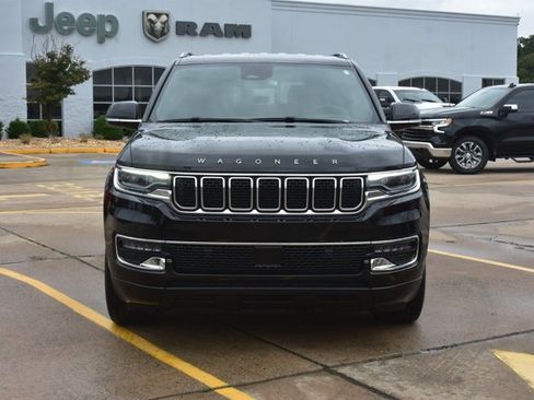 Used 2024 Jeep Wagoneer Series III AWD/4WD image 2