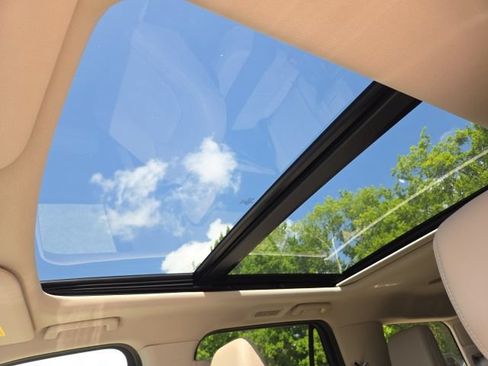 Used 2024 Ford Expedition Limited RWD image 6