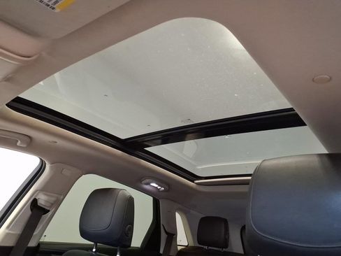 Used 2019 Cadillac XT5 Luxury AWD/4WD image 21