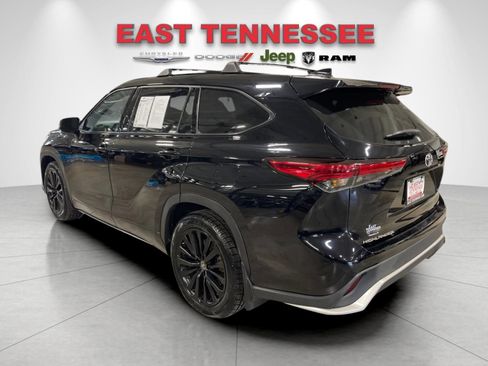 Used 2023 Toyota Highlander XSE FWD image 5