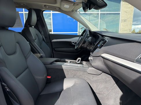 Used 2024 Volvo XC90 B5 Core w/ Protection Package Premier image 22